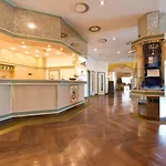 מלון Achat Walldorf 4*