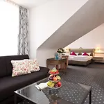Achat Walldorf מלון 4*
