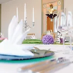 Achat Walldorf מלון 4*