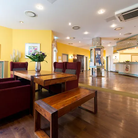 Achat Walldorf Отель