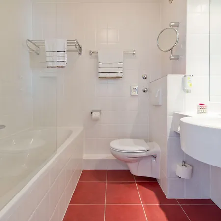 Achat Walldorf Отель Райлинген