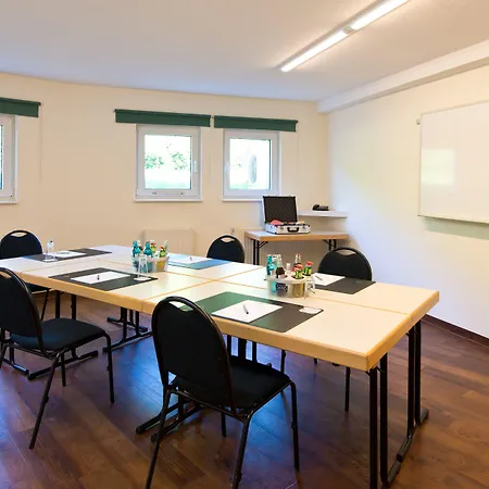 Achat Walldorf Отель