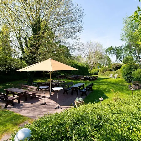 Отель Achat Walldorf 4*