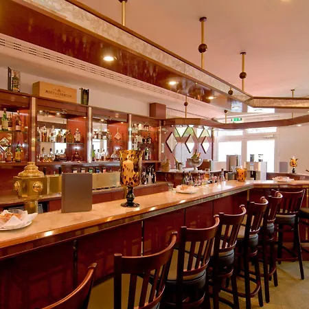 Achat Walldorf Отель