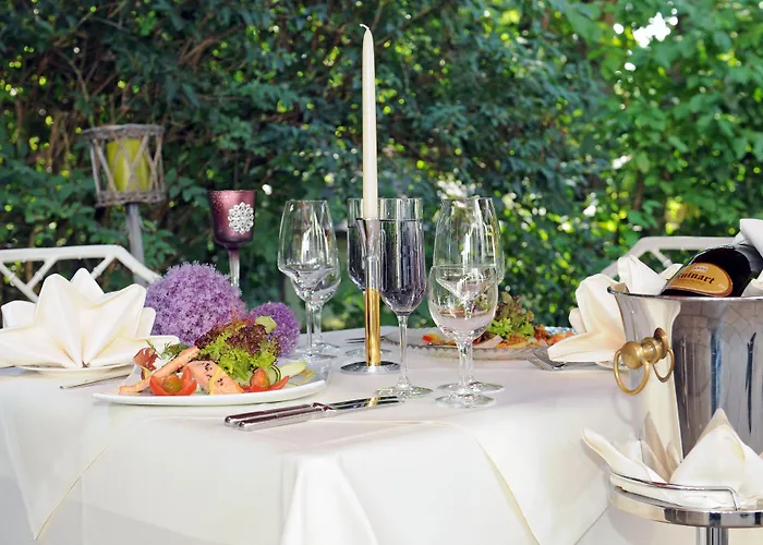 Achat Walldorf فندق