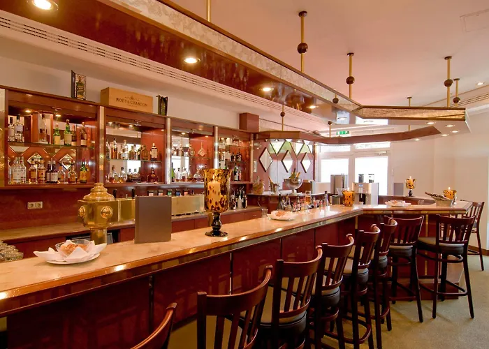 Achat Walldorf فندق