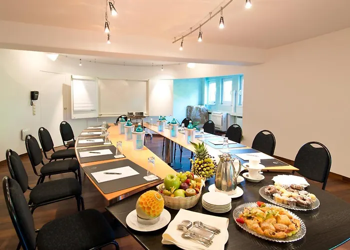 Achat Walldorf فندق